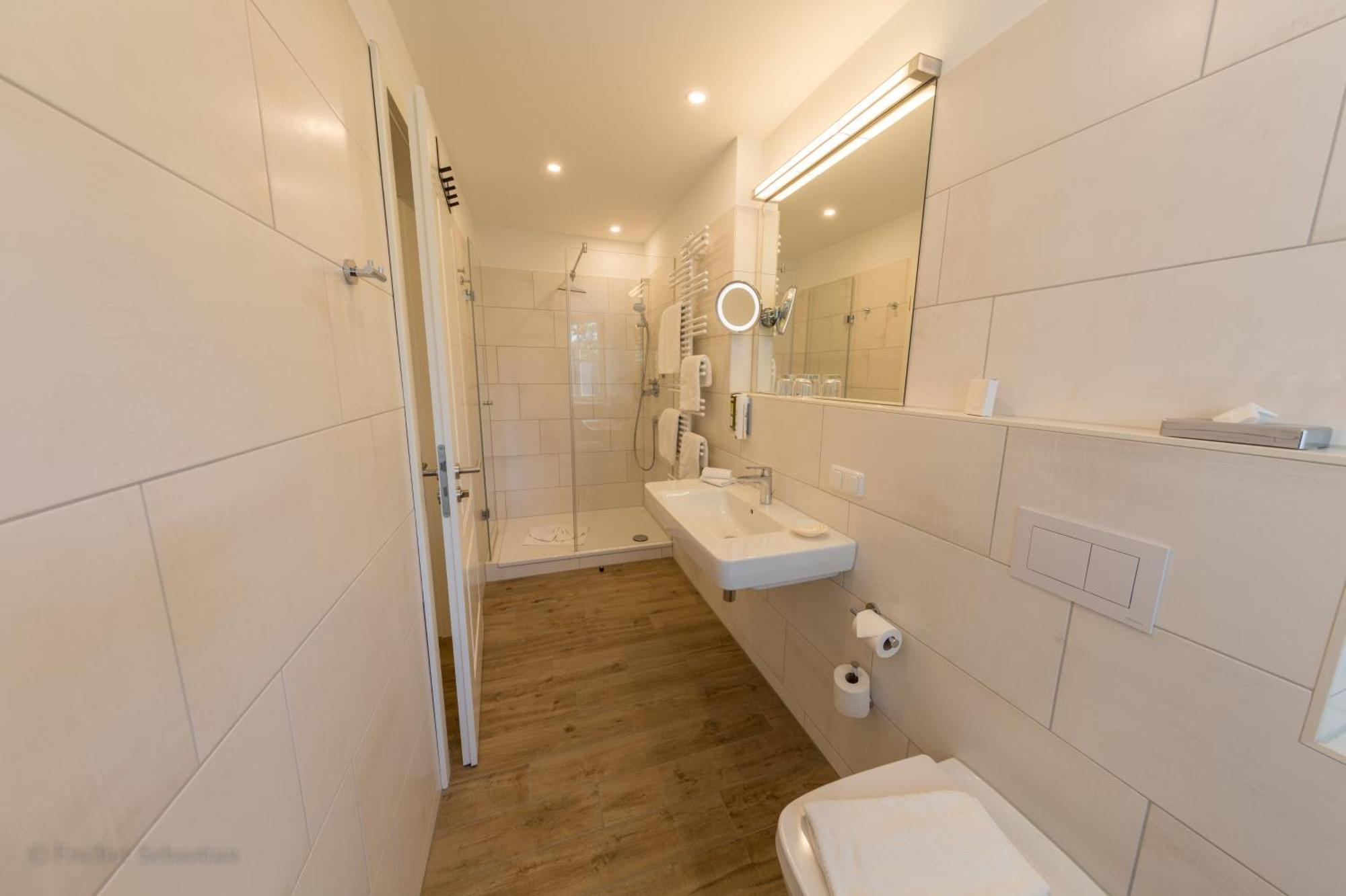 Gaestehaus Bergfalke Ahrenshoop Zimmer foto